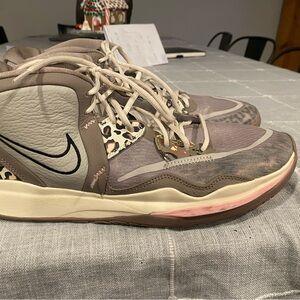 Nike Women's Multicolor Athletic Shoes